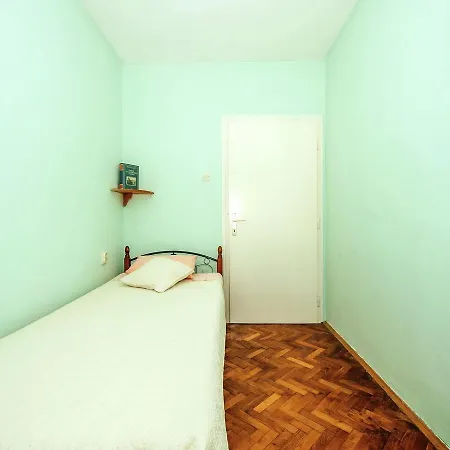 Cozy In With Garden Appartement *