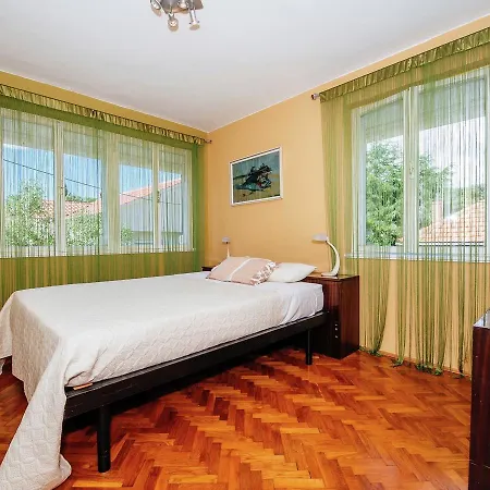 Apartment Cozy In With Garden